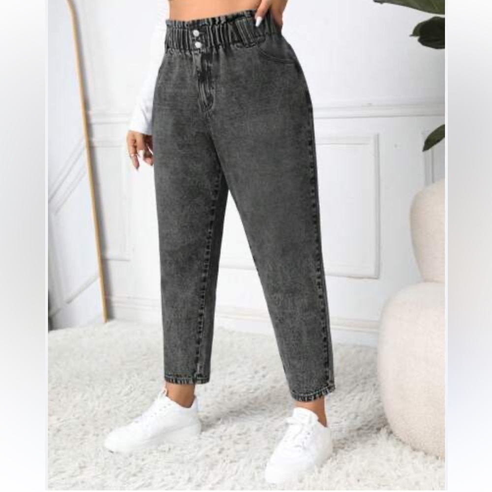 SO Women's Juniors Size 7/28 High Rise Mom Jean Faded Black Paper Bag Waist